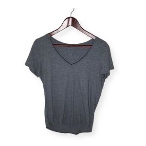 Lululemon Love Tee Short Sleeve V-Neck T-Shirt in Grey.